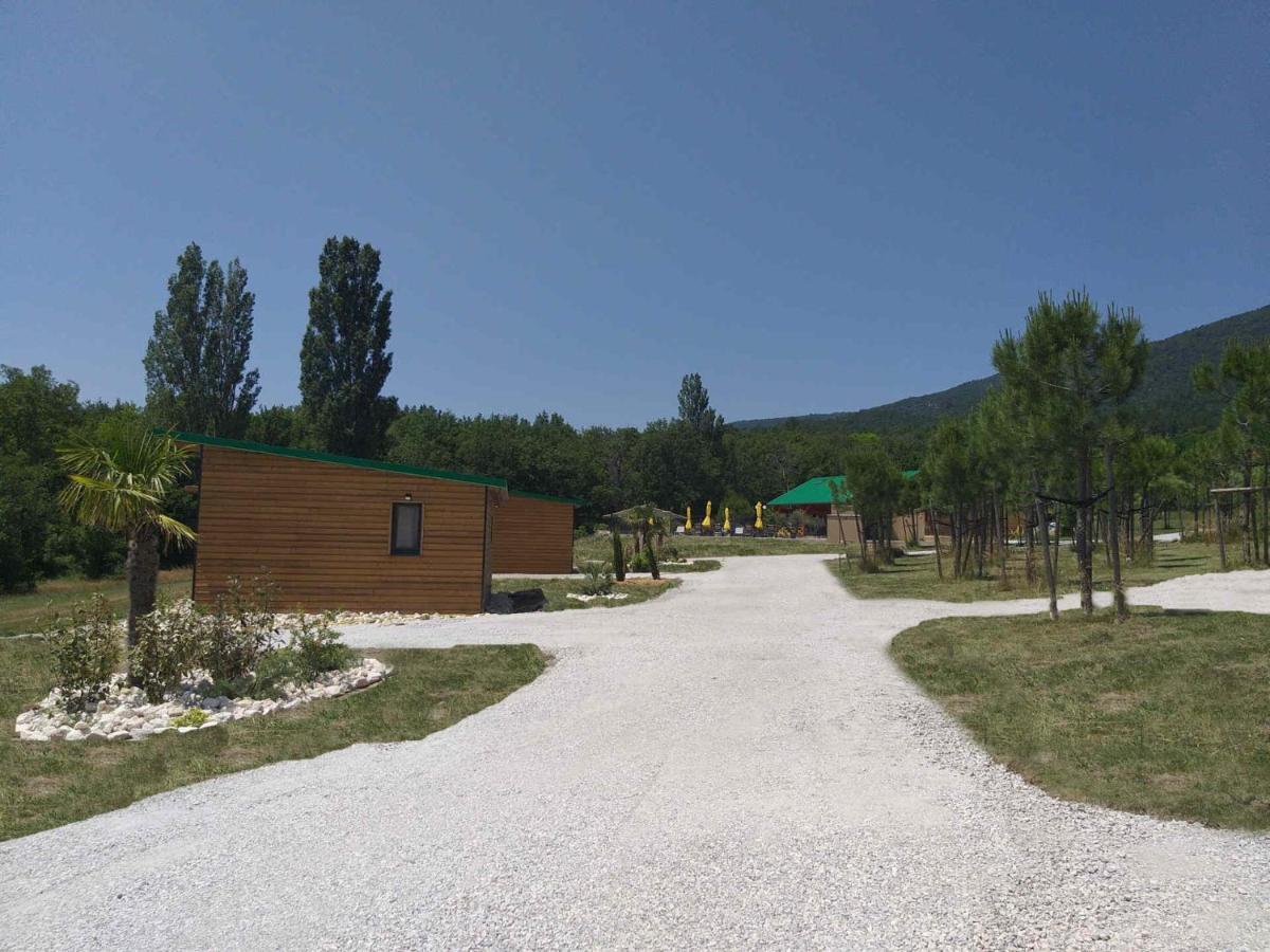Les Chalets De Saint Maurice Dieulefit Exteriér fotografie