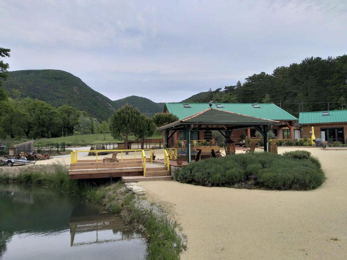 Les Chalets De Saint Maurice Dieulefit Exteriér fotografie